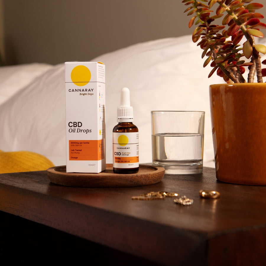 Cannaray Bright Days Oil Drops - Juicy Orange – lifestyle photo